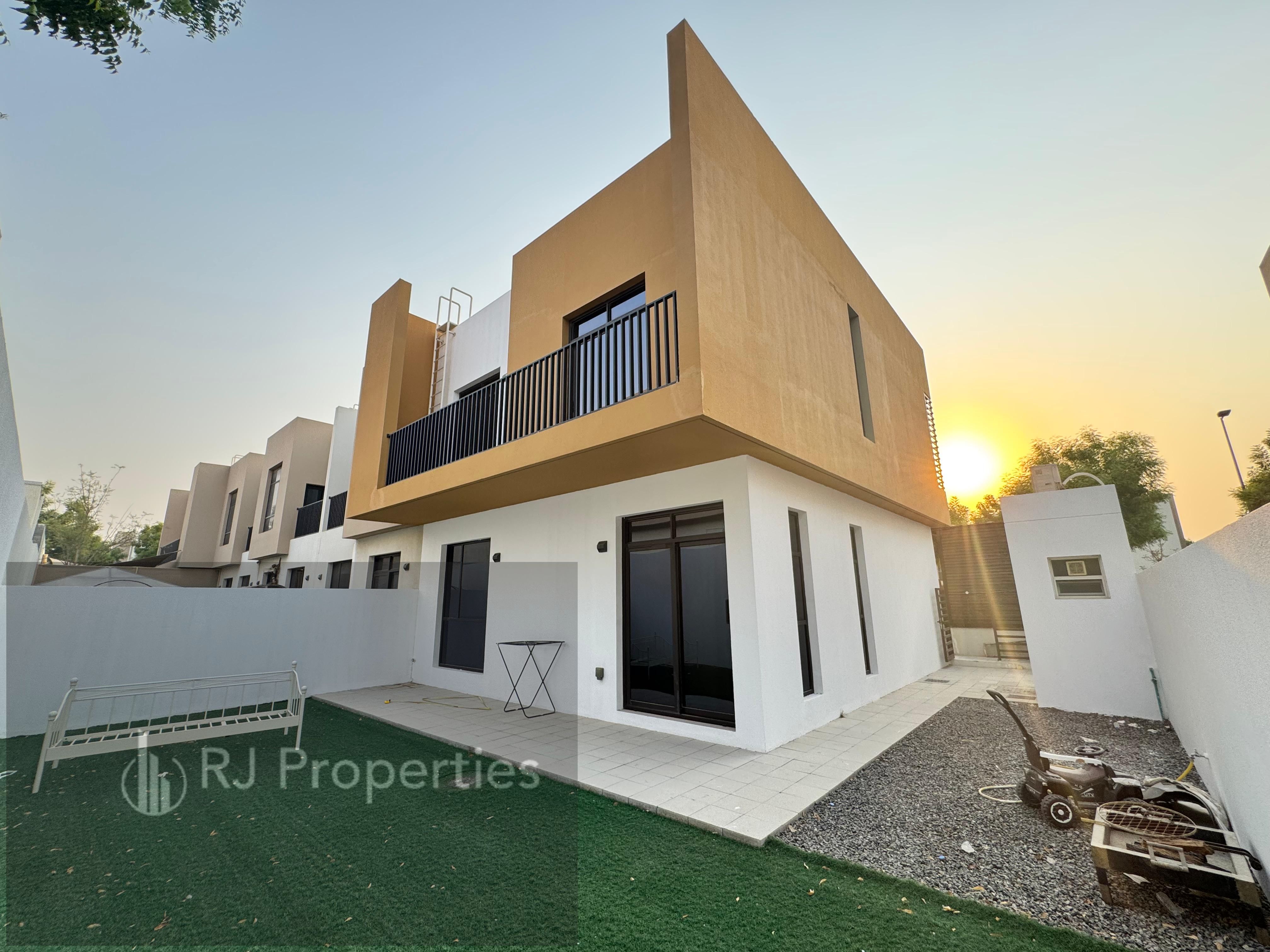 3bhk townhouse in nesma near to dubi