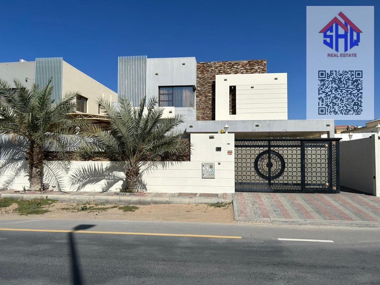 Residential and commercial villa for rent in Al Mowaihat Five council rooms, a hall and a maid's room