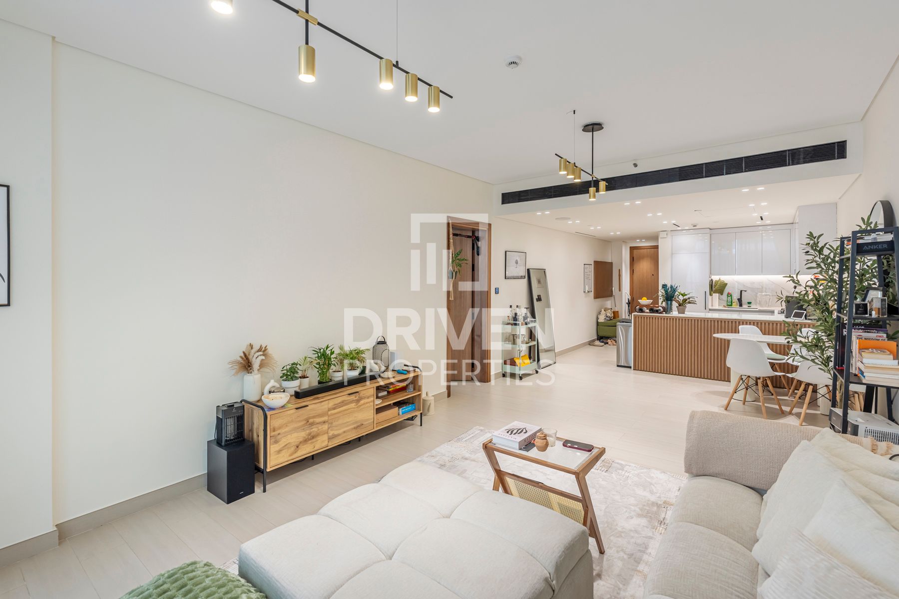 Massive Layout | Brand New | Close to Mall