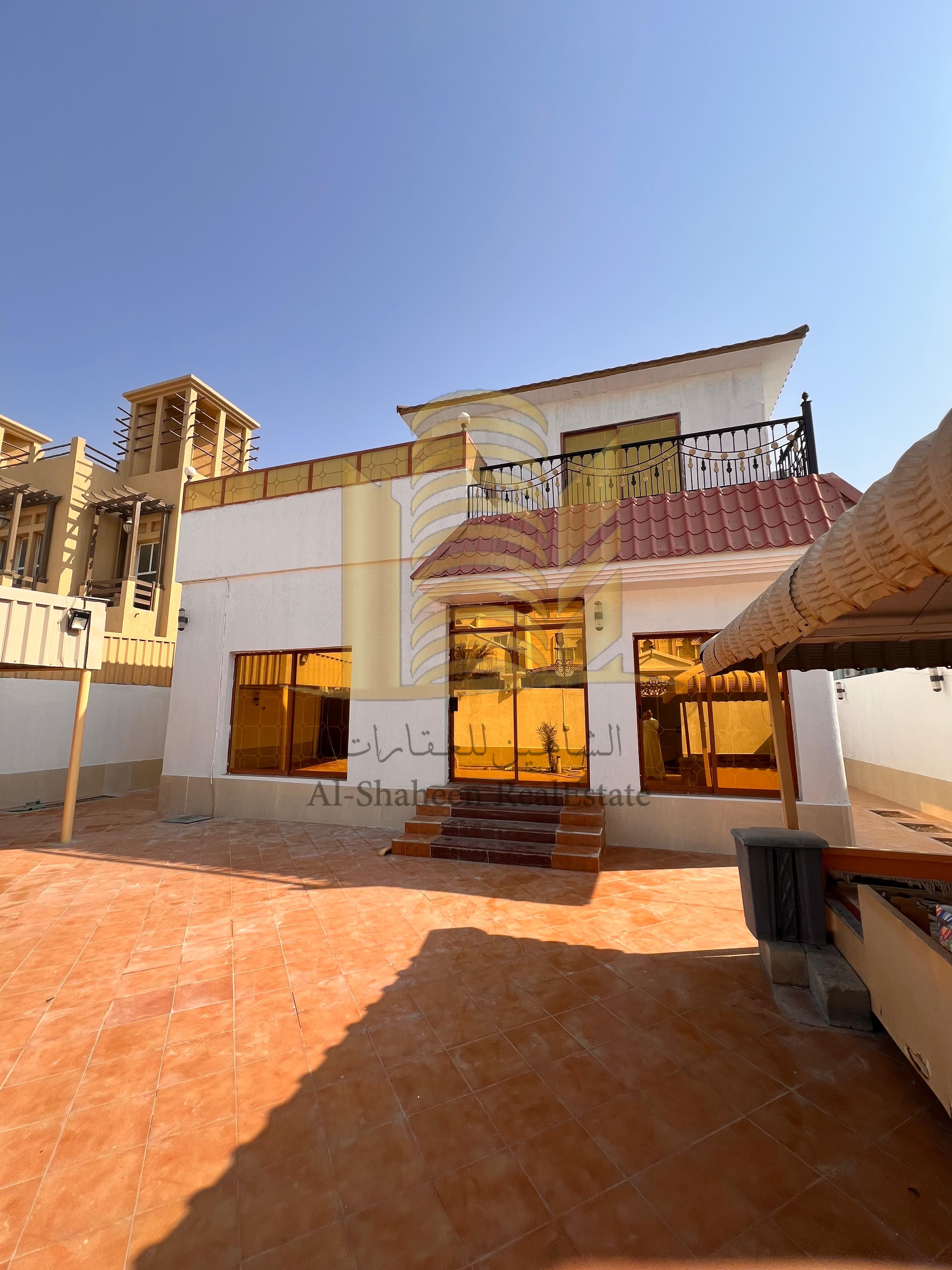 Villa for rent In Rawda 3 area 6 bedrooms, living room, majlis, outdoor seating area, covered carport, maid's room, balcony, and roof terrace Price: 120,000 QAR 105,000 QAR cash Area: 5,000 sq ft Second plot from Sheikh Ammar Street (residential)