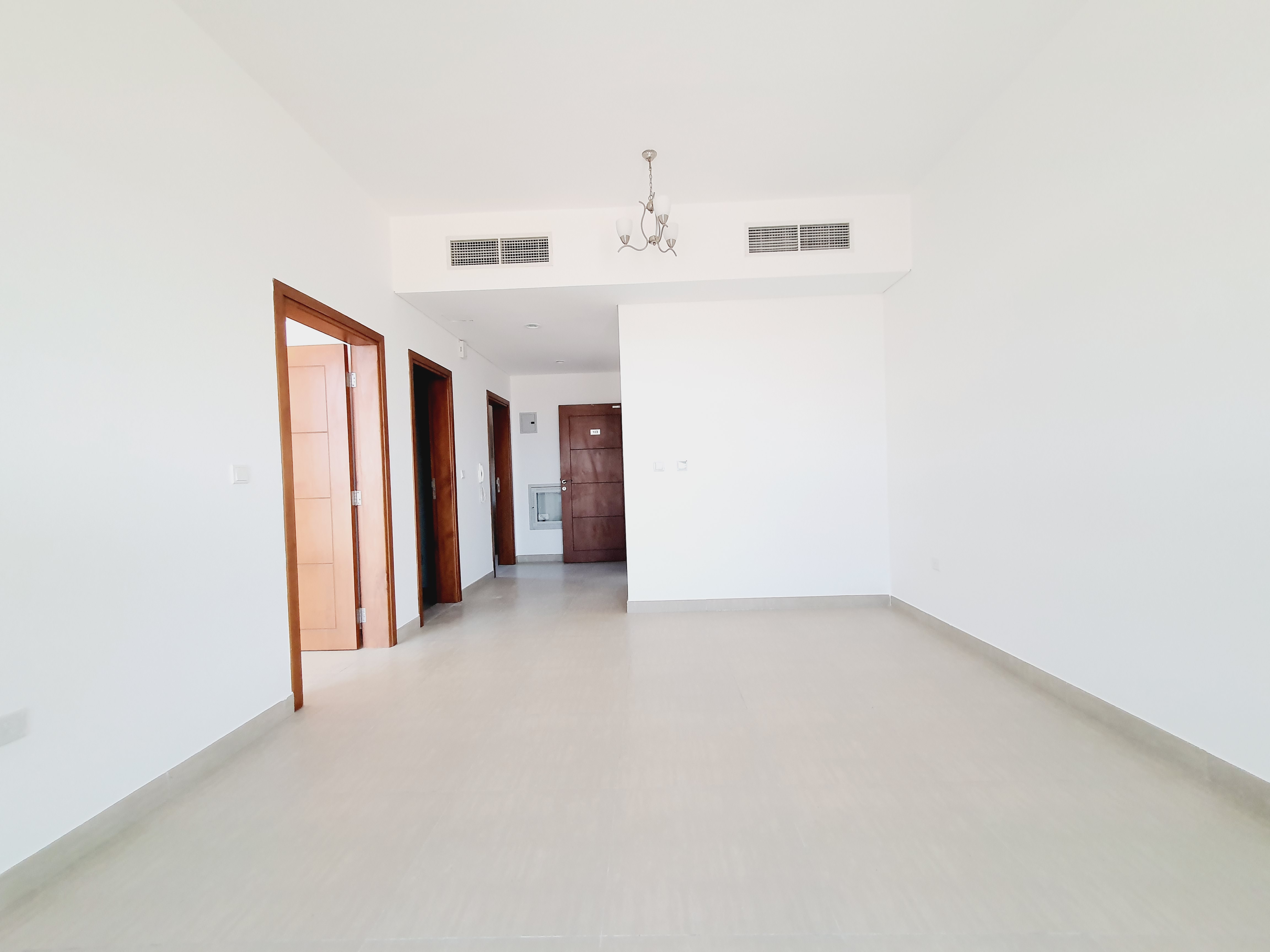 Amazing offer 1bhk with balcony and 2 washroom very big apartment in tilal city price 46k