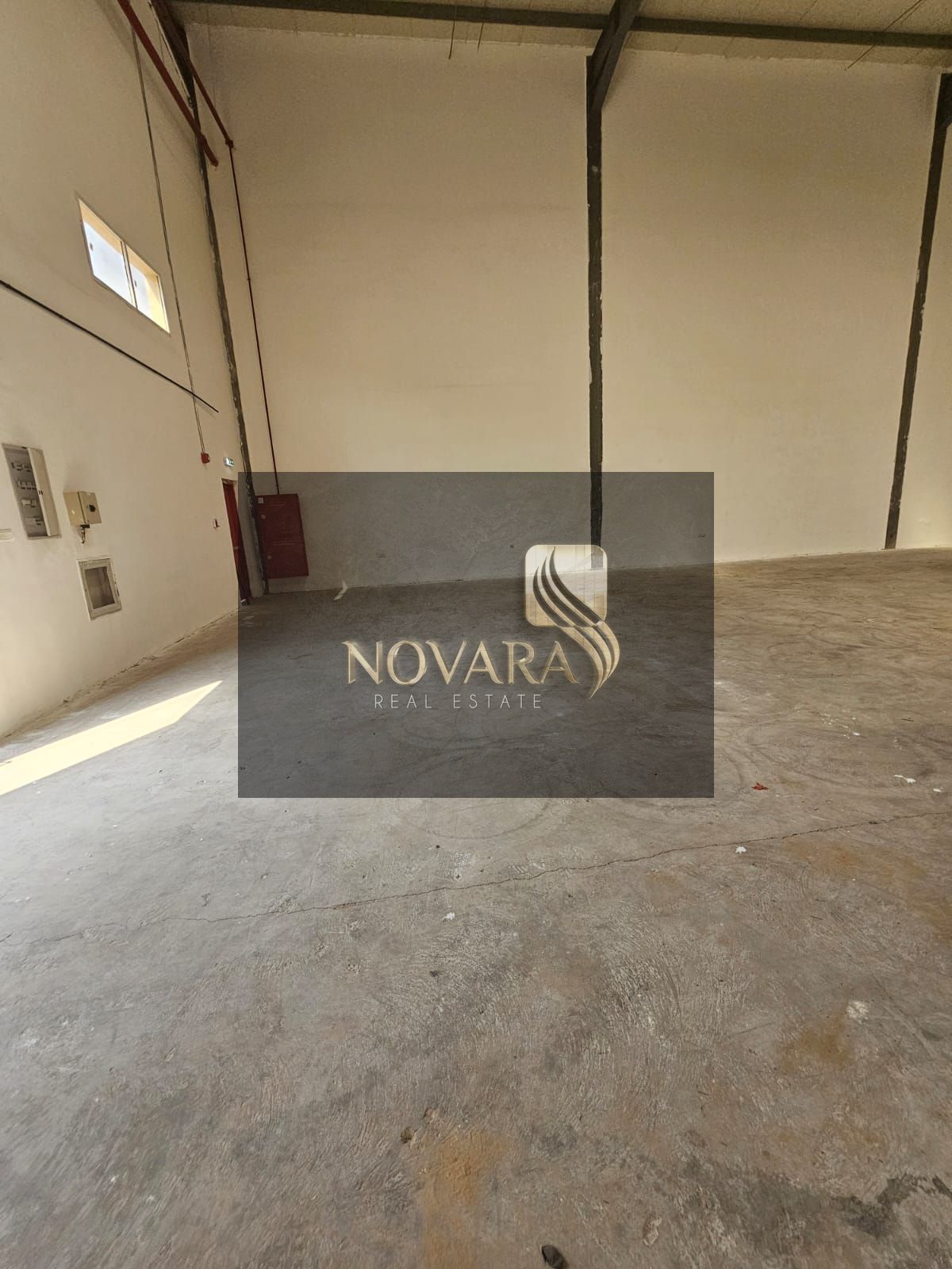 Ready warehouse for annual rent, 4000 sq ft, in a new complex in a prime location in Umm Al Quwain, directly on Mohammed Bin Zayed Road