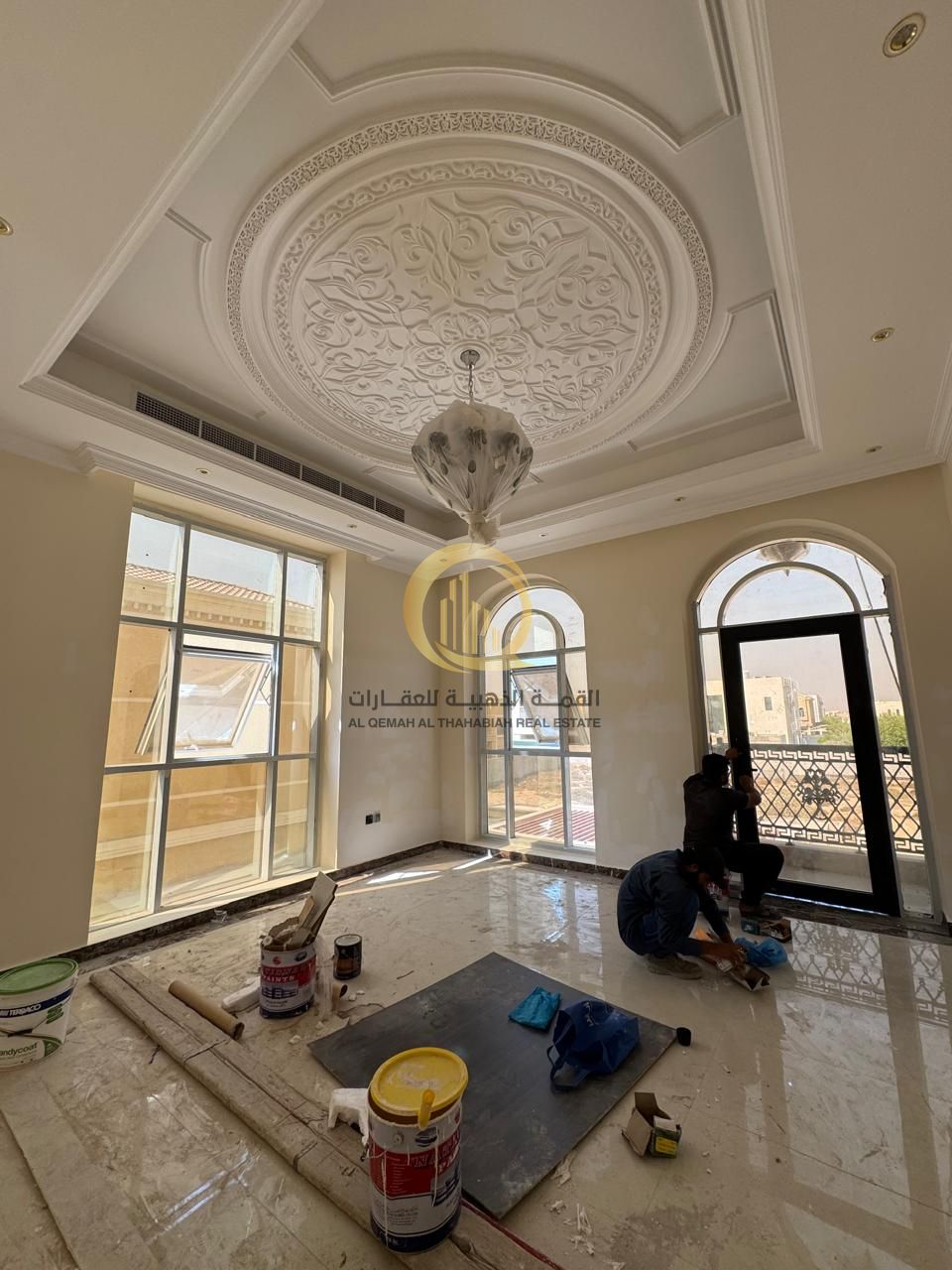 For sale: Super deluxe villa with luxurious design, central air conditioning, stone features with electricity and water in the Al Houshi area of Sharj