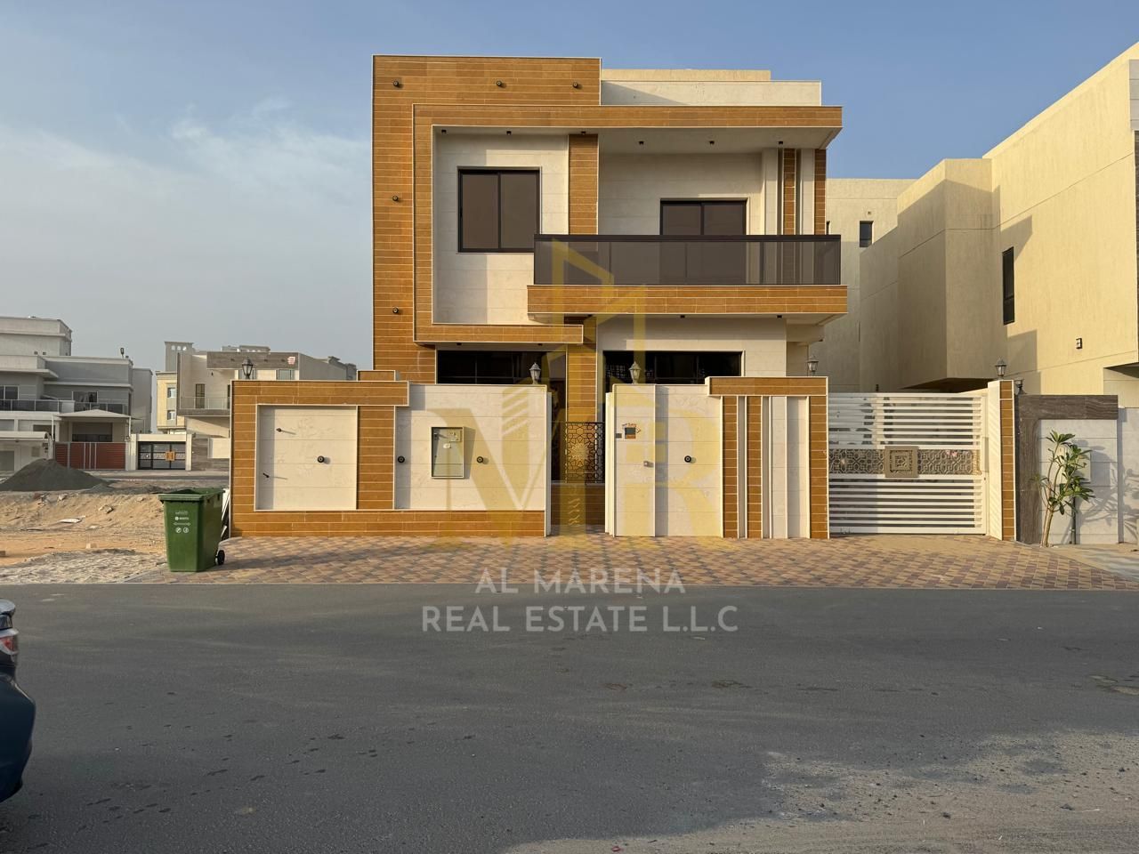 Luxury villa for sale directly from the owner without down payment in Al Yasmeen - modern design and spacious area