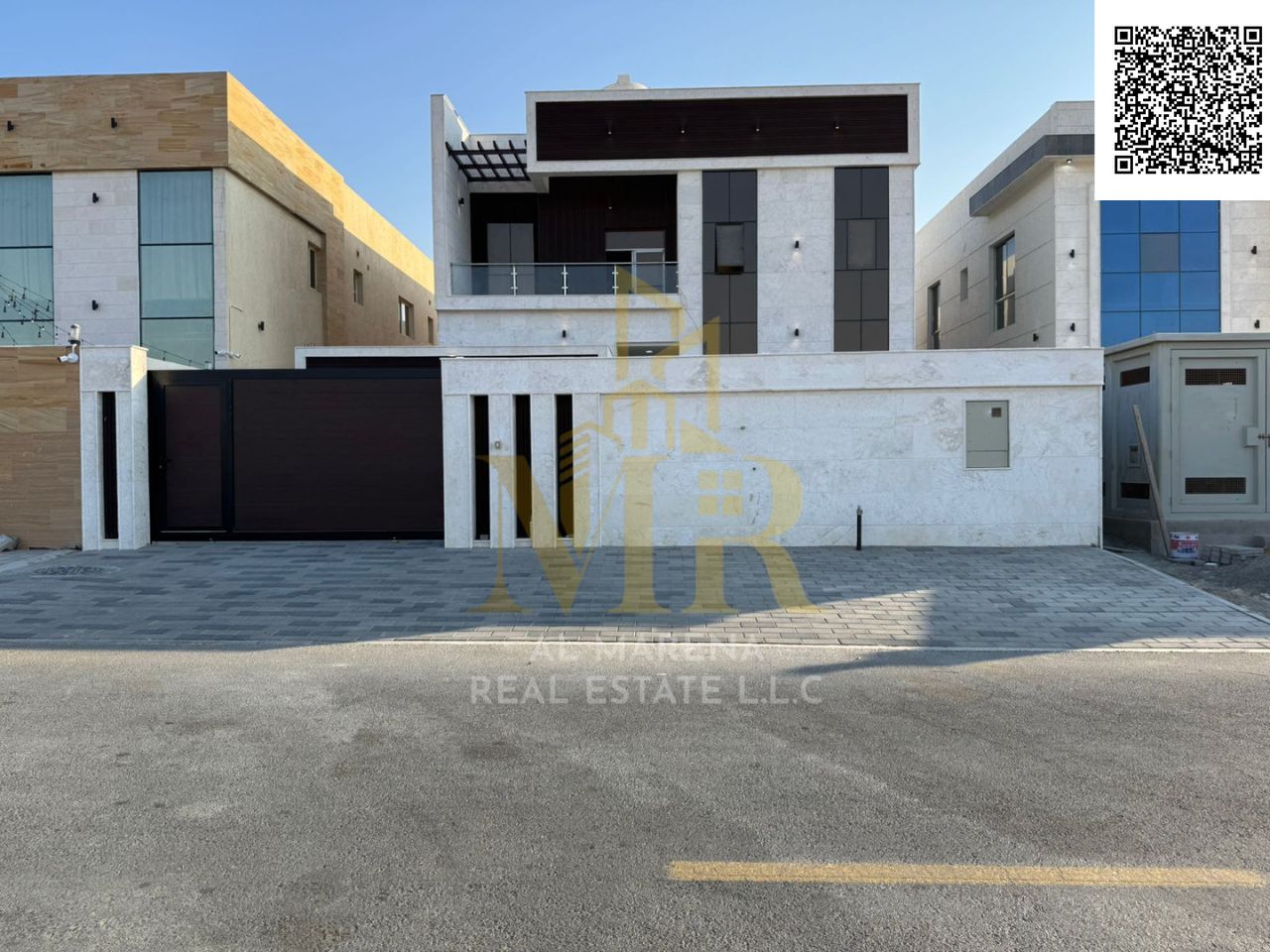 Luxury villa for sale in Al Rawda, 5,000 square feet, 5 master bedrooms, living room, 2 halls, large outdoor courtyard, priced at AED 2,500,000 (negot
