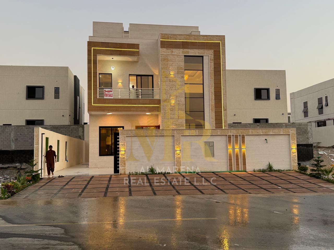 Own your dream villa and invest in a luxurious villa in the heart of Al-Hilweh with style and elegance, at a price inclusive of all fees.