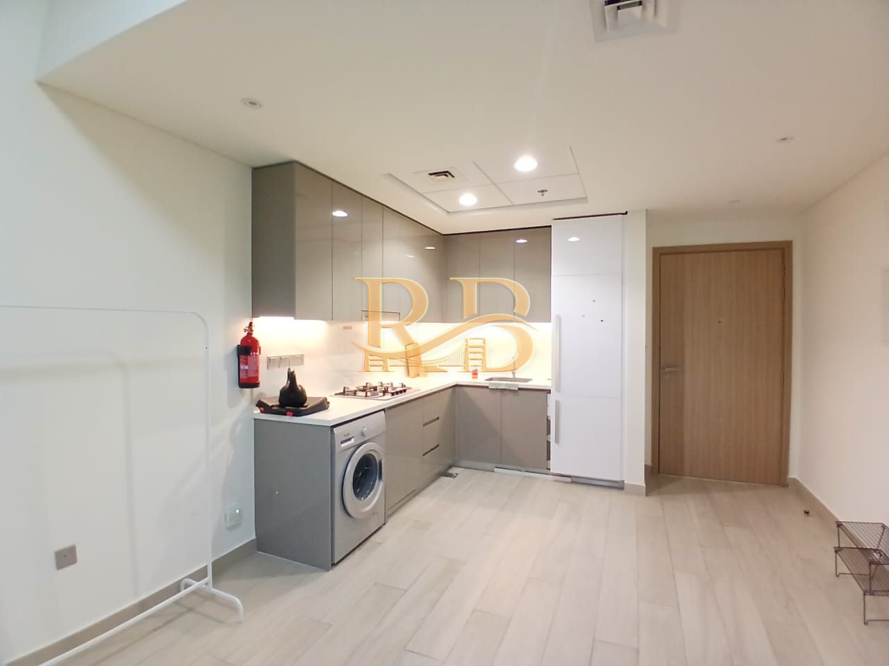 1BHK, READY TO MOVE, SEMI FURNISHED, BOULEVARD VIEW, UNFURNISHED