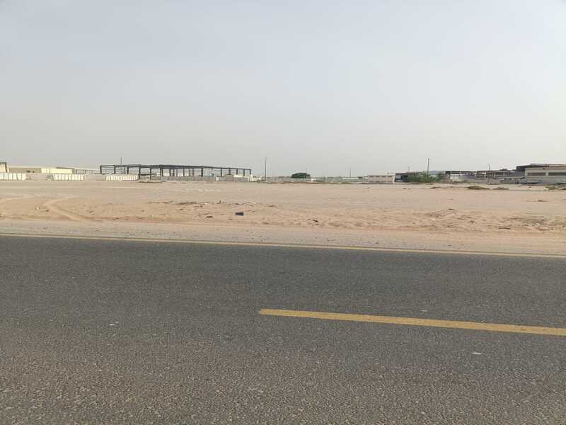 For sale, land in the Al-Saj’a Industrial Area, Old Hanou, Block 7, area approximately 40,000 square feet