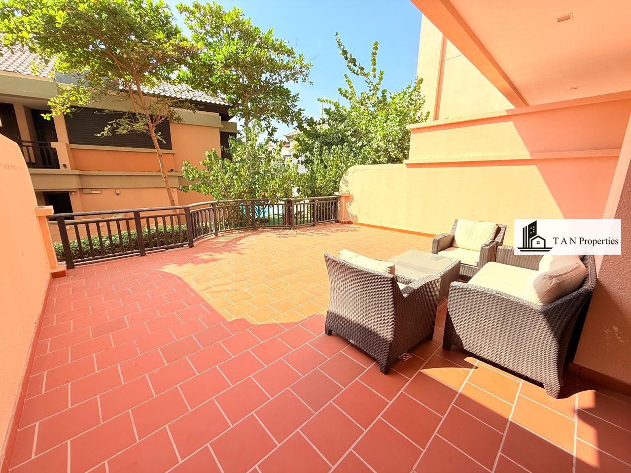 SPACIOUS AND BRIGHT | FURNISHED 1BR | GARDEN VIEW