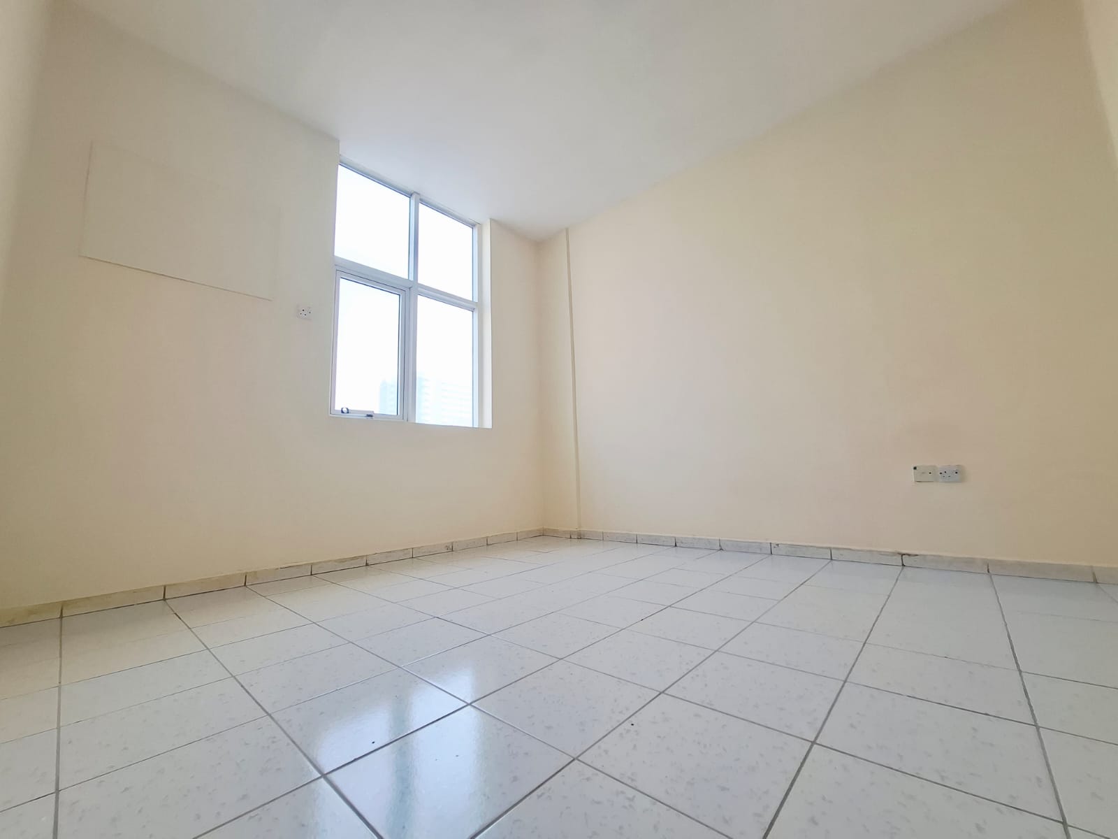 Hot offer // 1-bhk // Balcony // for family & Executive // Prime location // Ready to move