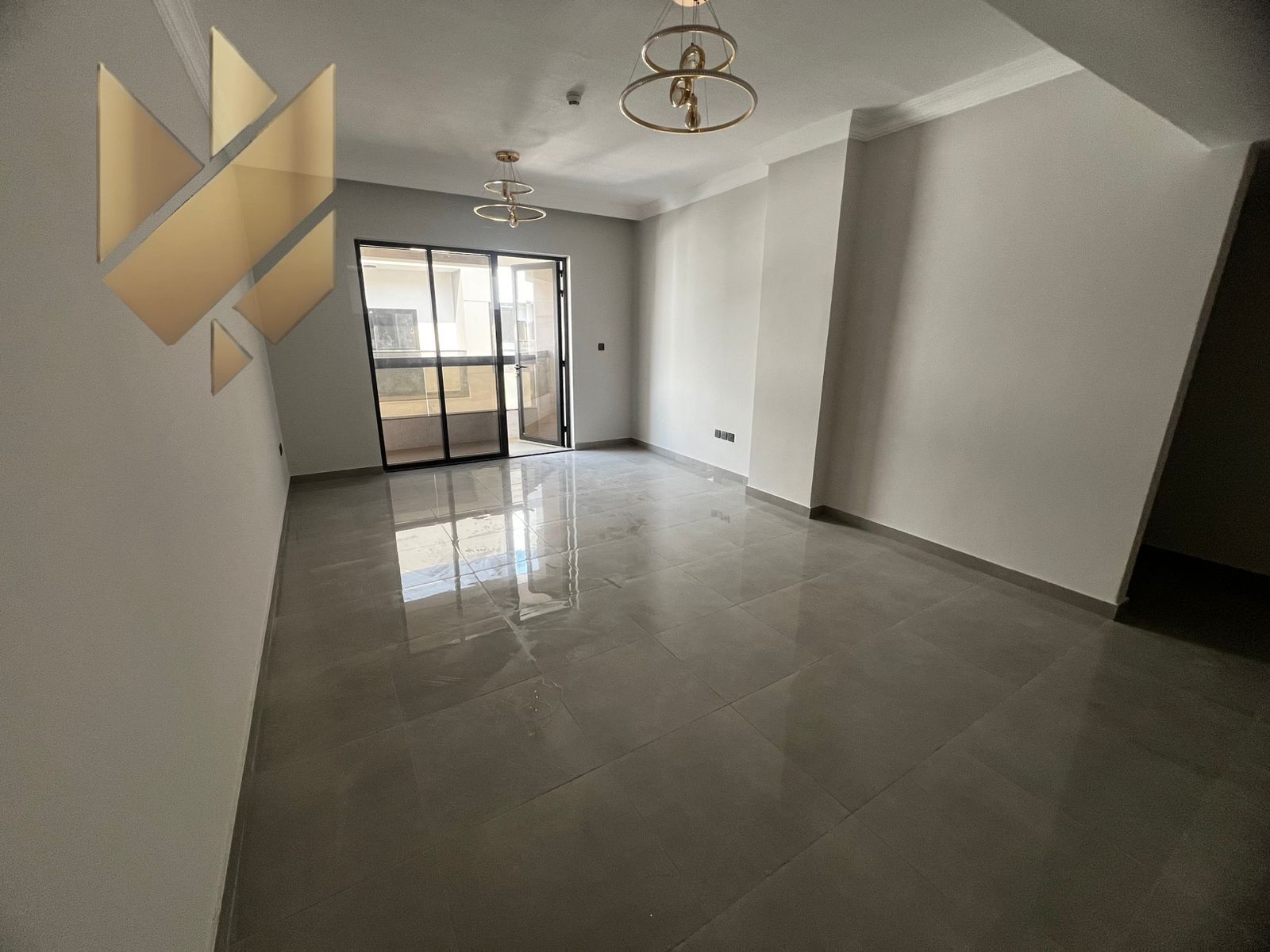 New building | First tenant | Modern design | Spacious | 3 baths | Covered parking | Built-in wardrobes | Balcony | Family building