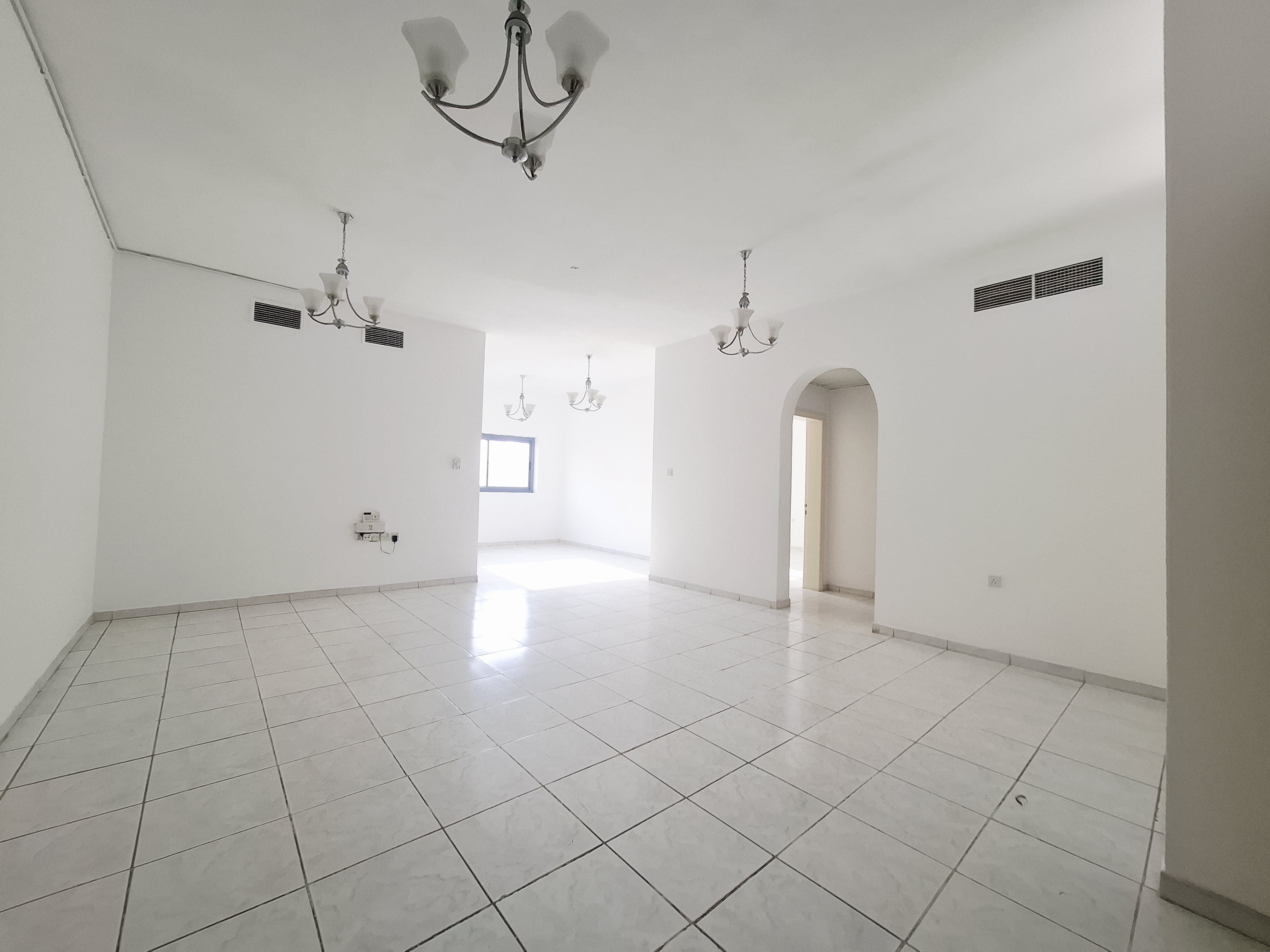 Spacious 3BHK | With Bolocny | With Dining Area | Near King Faisal Street