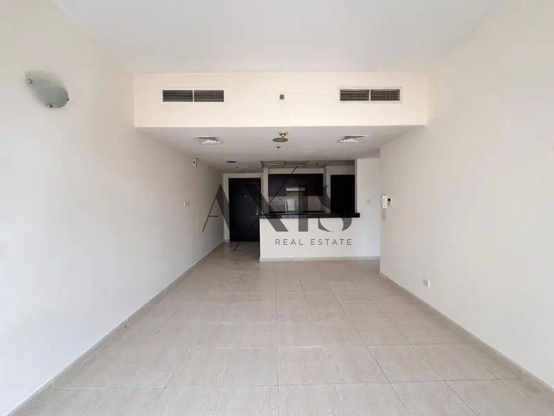Vacant I Low Floor I Bright and Spacious