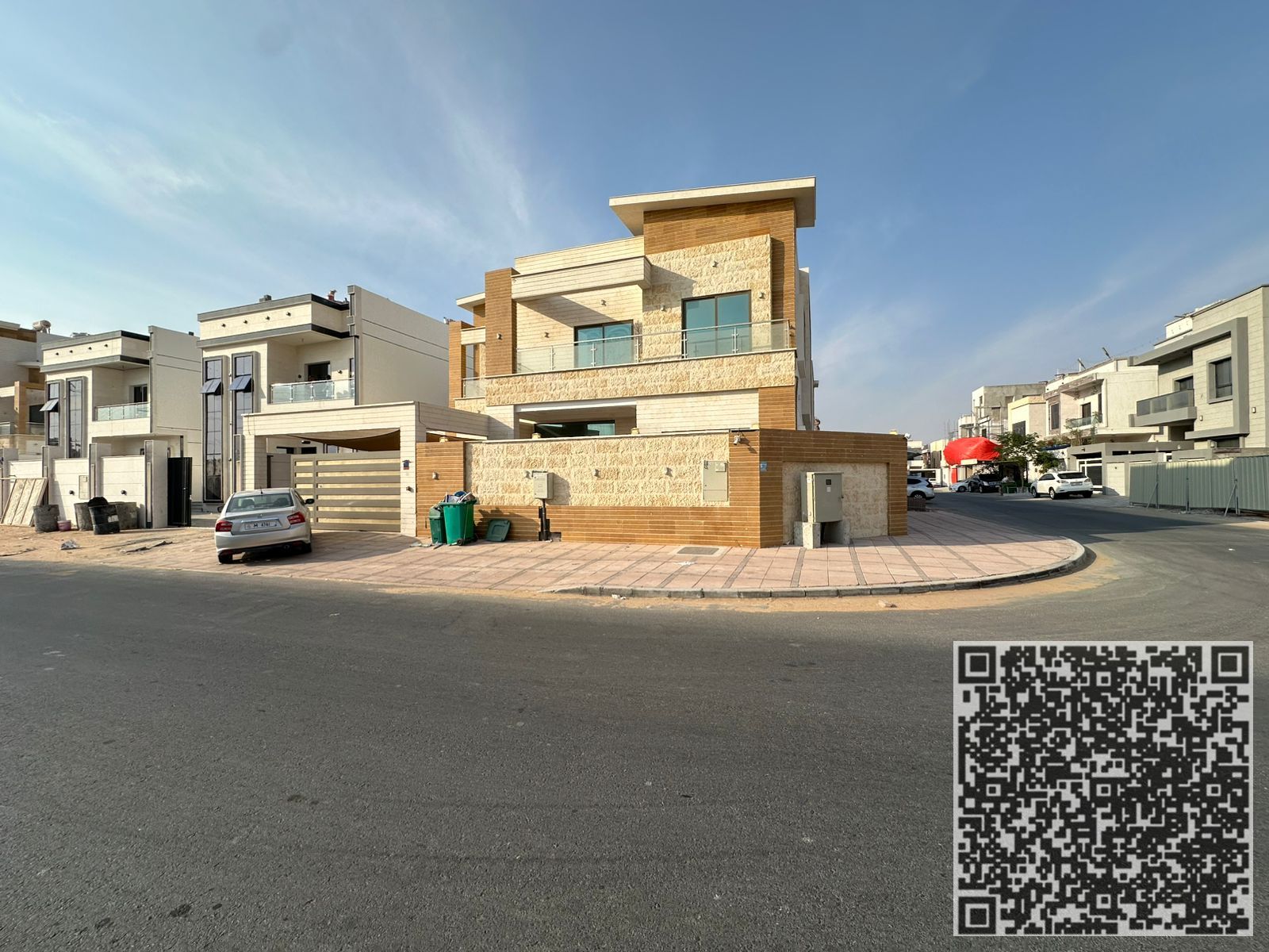 BEAUTIFUL SPECIOUS BRAND NEW 5 MASTER BEDROOMS VILLA AVAILABLE FOR RENT IN AL YASMEEN AJMAN. .