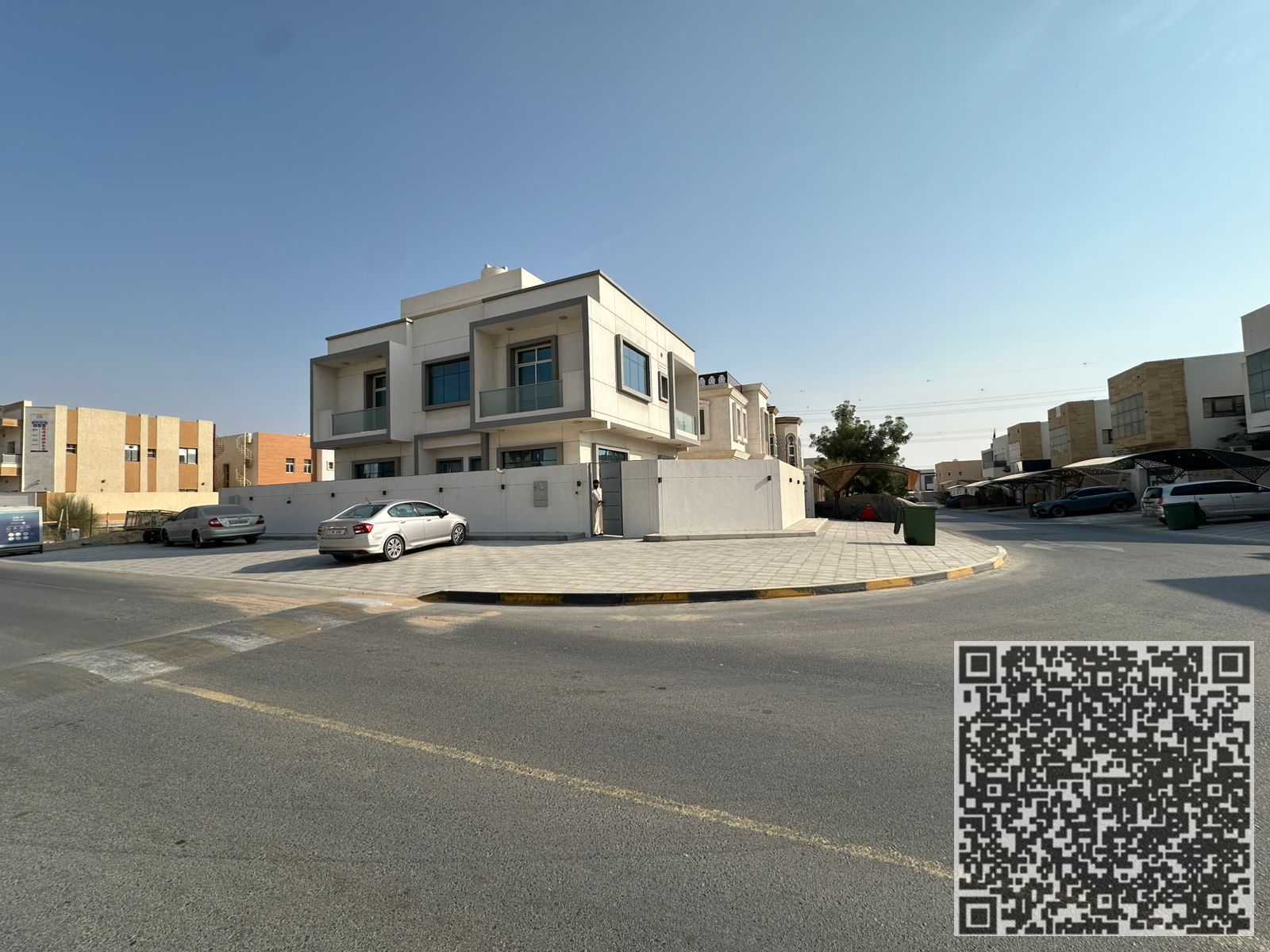 SPECIOUS BEAUTIFUL BRAND NEW CORNER 6 MASTER BEDROOMS VILLA AVAILBLE FOR RENT IN AL YASMEEN AJMAN. .