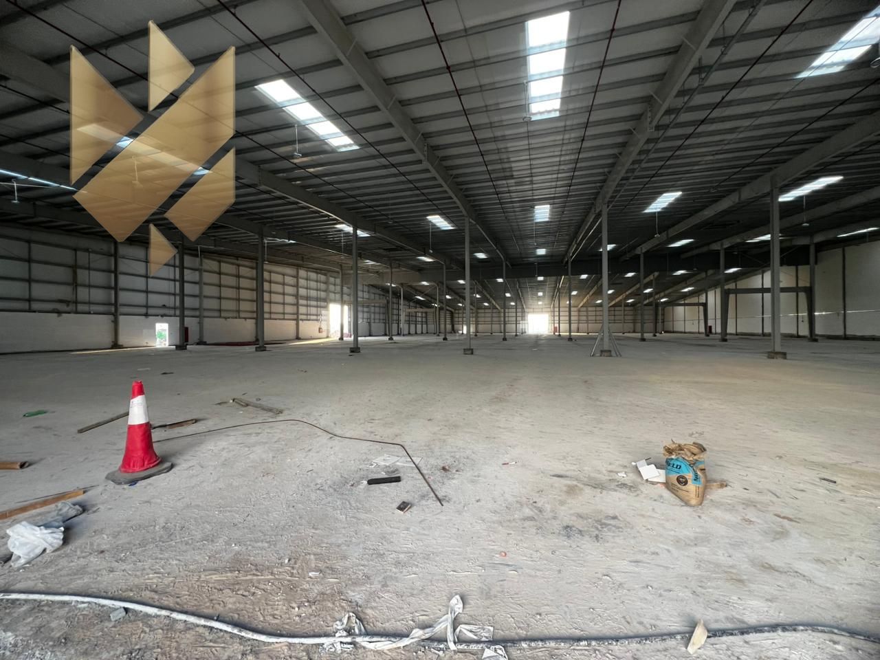For Rent in Umm Al Quwain – Closed Warehouse in the Old Industrial Area, Prime Location, No Security Deposit An exceptional opportunity for rent in t