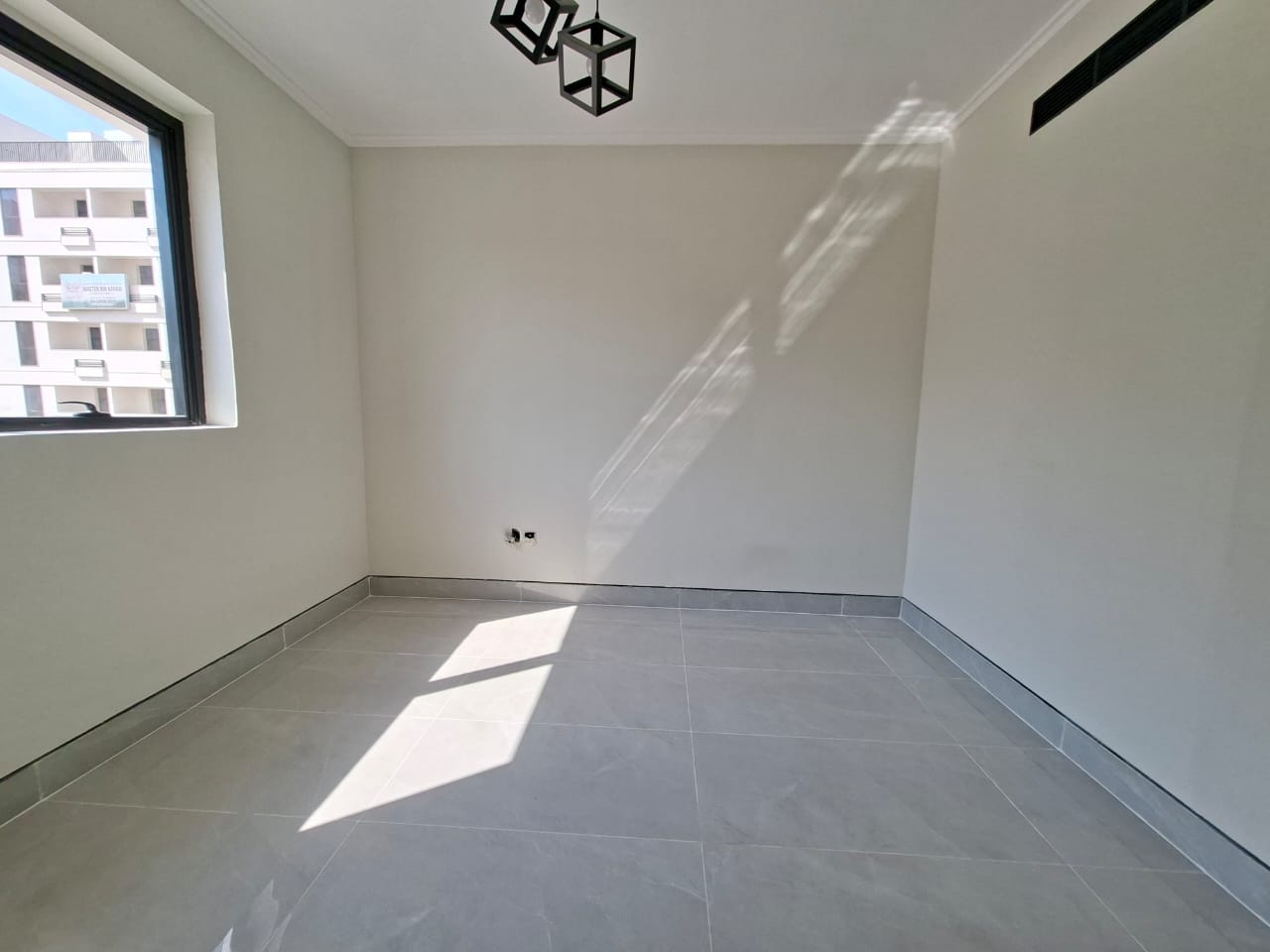 2 month free 1bhk 2wachroom with 2 balcony brand new building in Al jada out sid