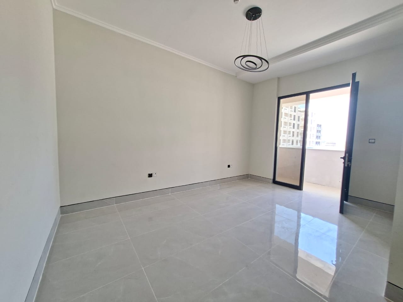 Brand new building in Al jada out sid 1bhk 2 washroom with master room 2month free