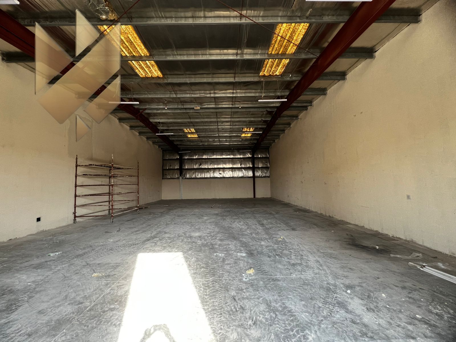 **Shops - Showrooms - Warehouse, Industrial Area 18 - Area: 3000 sq. ft -Bathroom Electricity: 16KW**