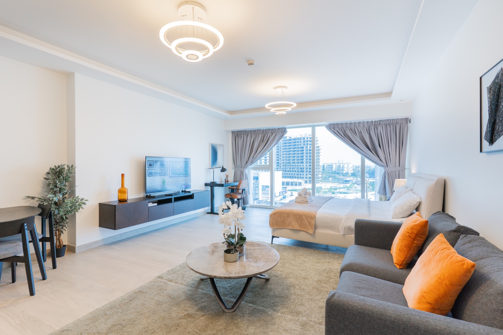 Amazing Amenities l Bright Unit l Great location