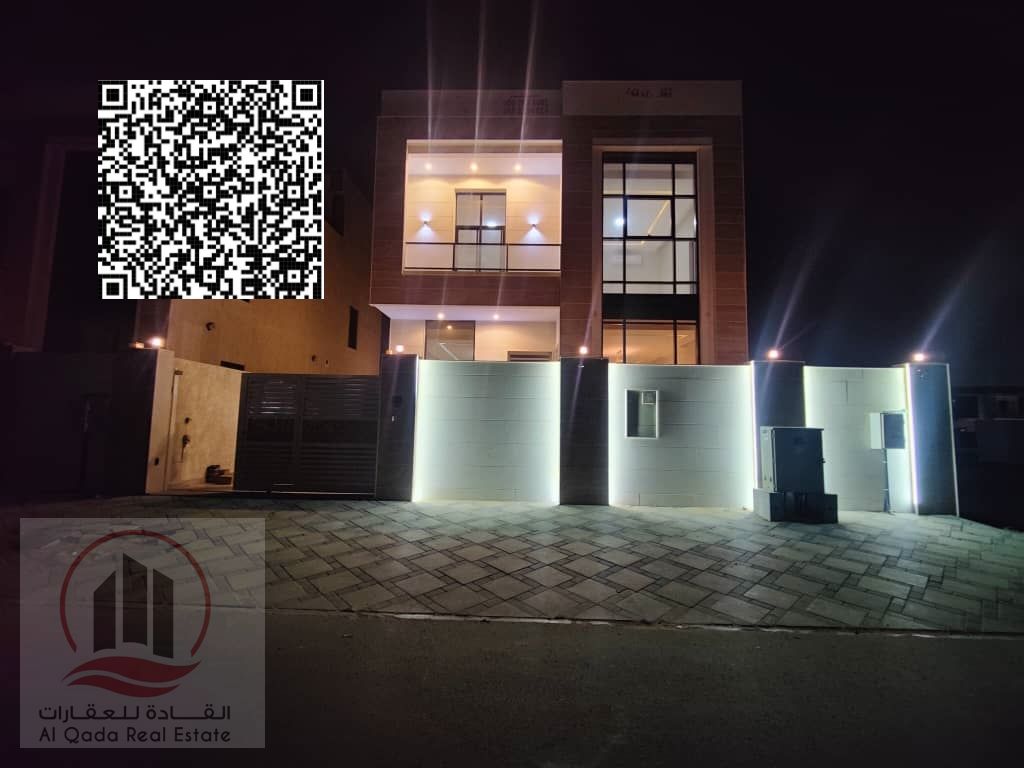 Luxury villa with 7 rooms and a roof in Al Yasmin