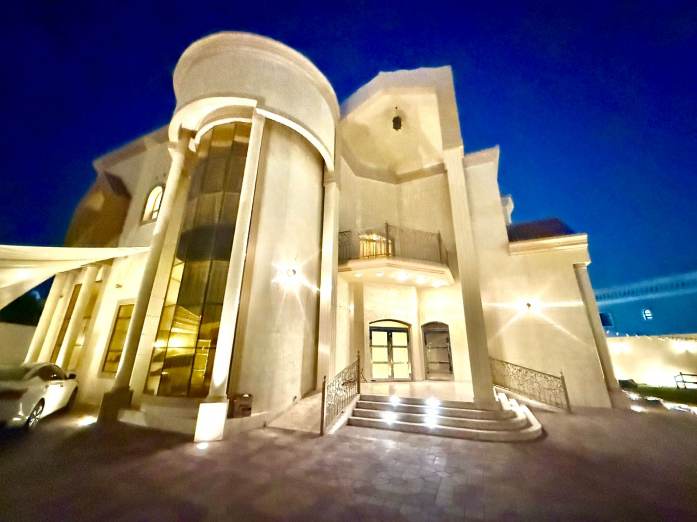 SPACIOUSE VILLA | BRAND NEW | READY TO MOVE IN