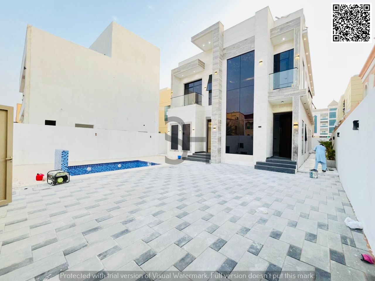 For sale: a villa with a strategic location close to all services, schools, and shopping centers.