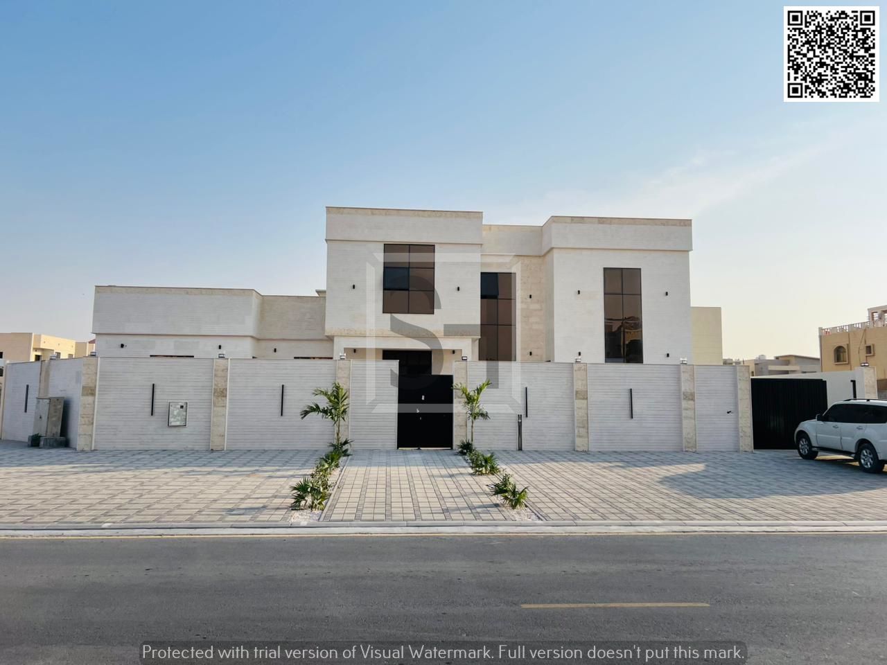 For sale: a villa with a strategic location close to all services, schools, and shopping centers.