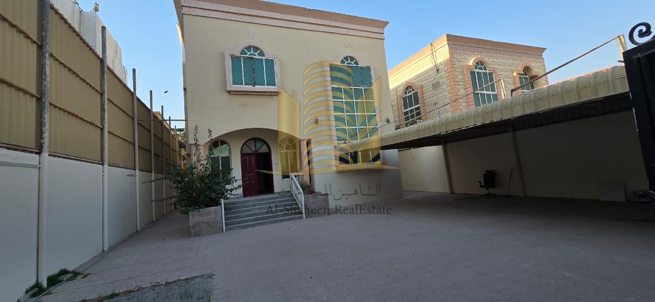 Villa for annual rent in Rawda 3, near Sheikh Ammar Street