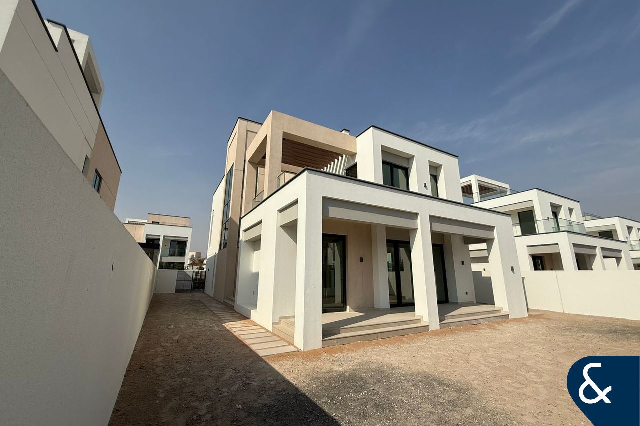 Park Backing | Ready Now | 4 Bedrooms |
