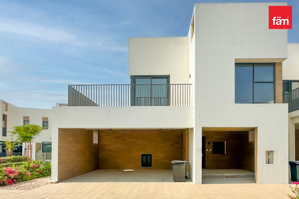 Bliss 4BR Corner Villa | Near Pool & Parks