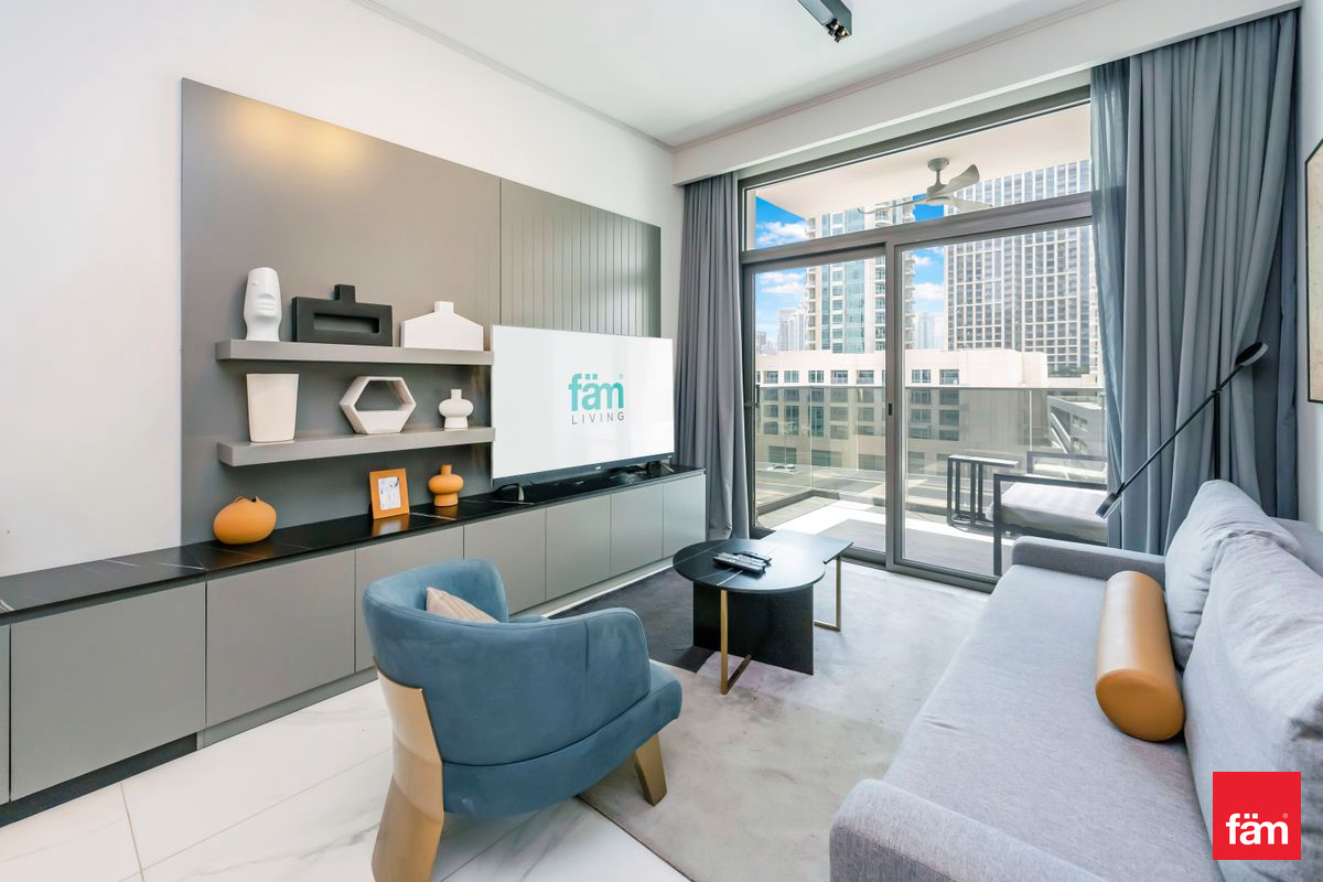Fully Furnished | Close to Downtown | Elegant Home