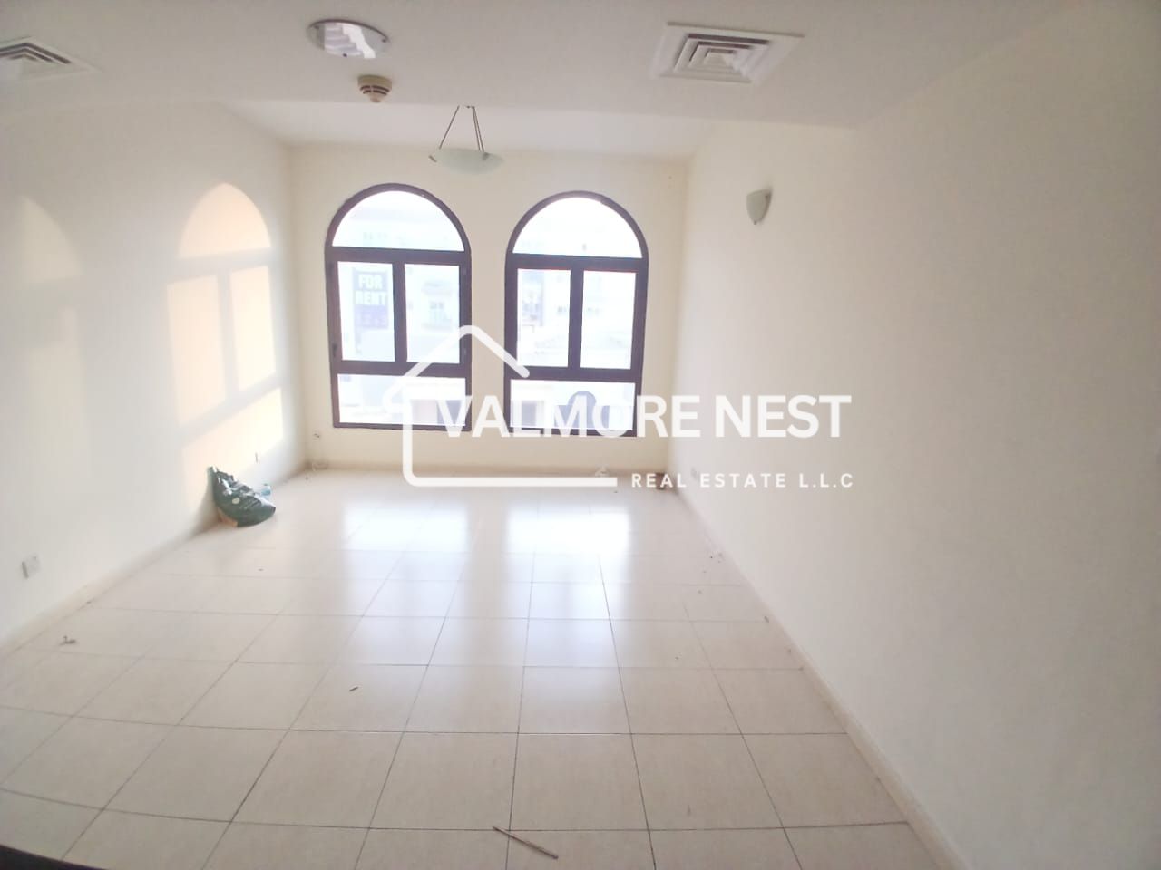 Vacant | Spacious | Prime location