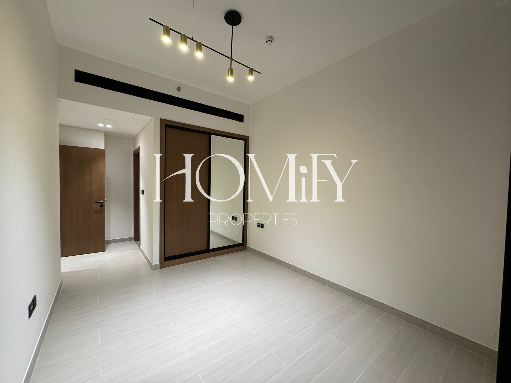 Brand-new | Fitted Kitchen | Next to Entrance