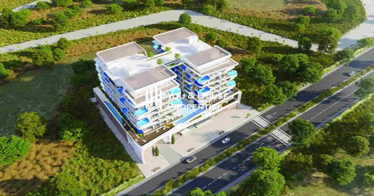 Luxury Seafront 4 Bedroom + Pool | Contemporary Design | Smart Investment