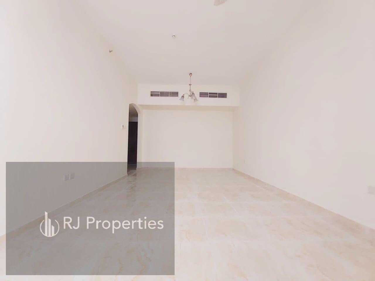 NO DEPOSIT LUXURY HUJE SPACIOUS APPARTMENT WITH BALCONY Near Muwaileh Park