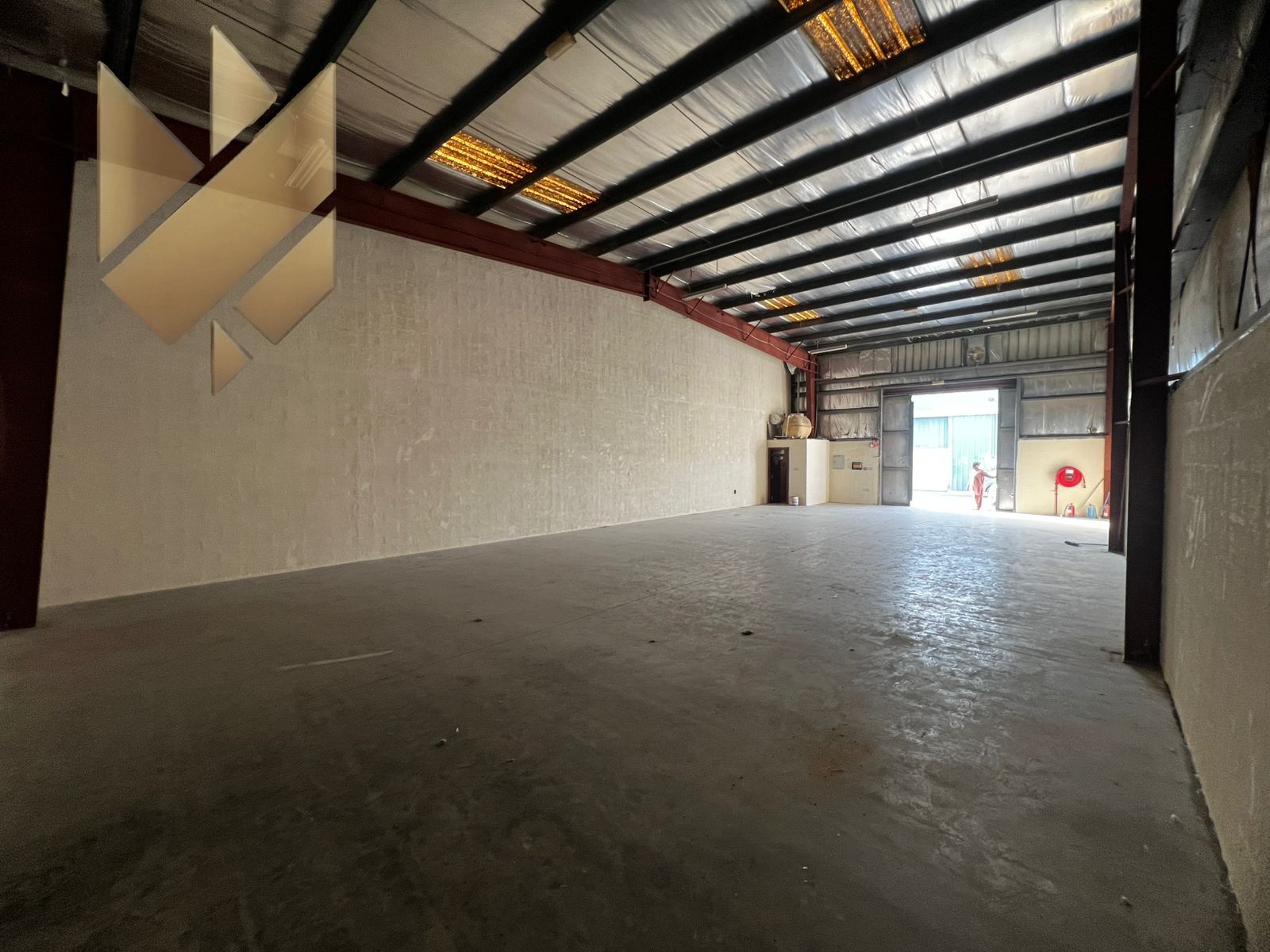Warehouses for Rent – Industrial Area sharjah 18 1 Bathroom A great opportunity to launch or expand your business in a prime industrial location!