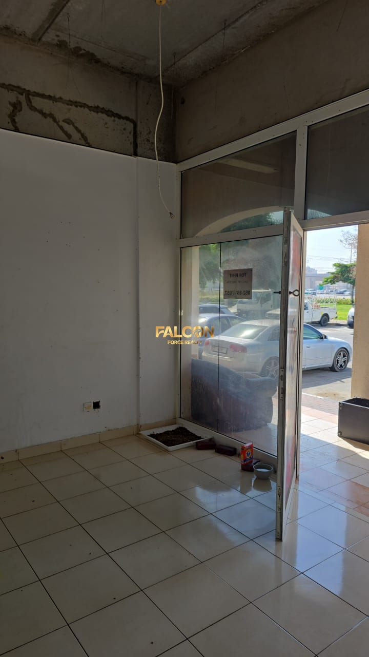 640 SQ. FT. COMMERCIAL SHOP AVAILABLE FOR LEASE