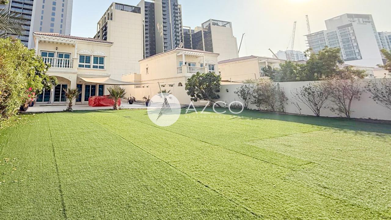 SPECIOUSE BRIGHT VILLA | PRIVATE GARDEN | NEAR PARK