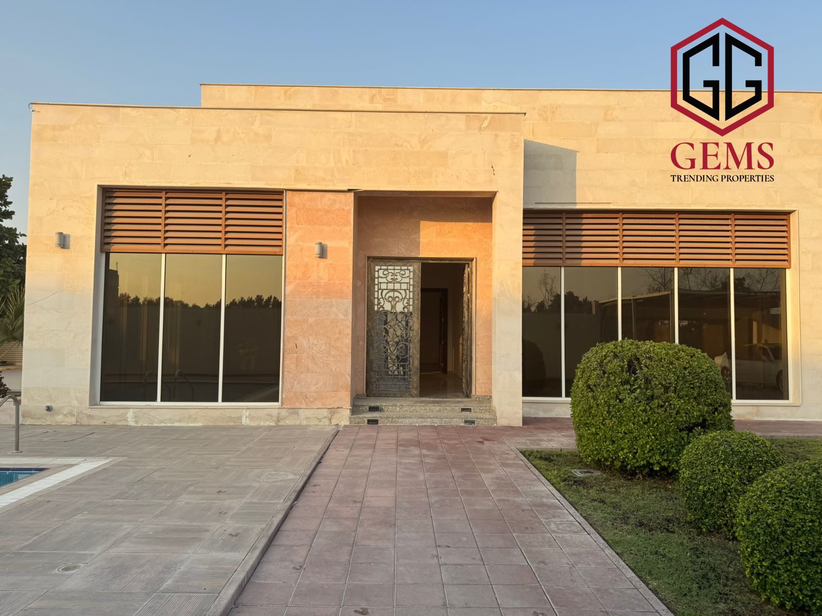 GROUND FLOOR | PRIVATE POOL | COZY | HUGE GARDEN