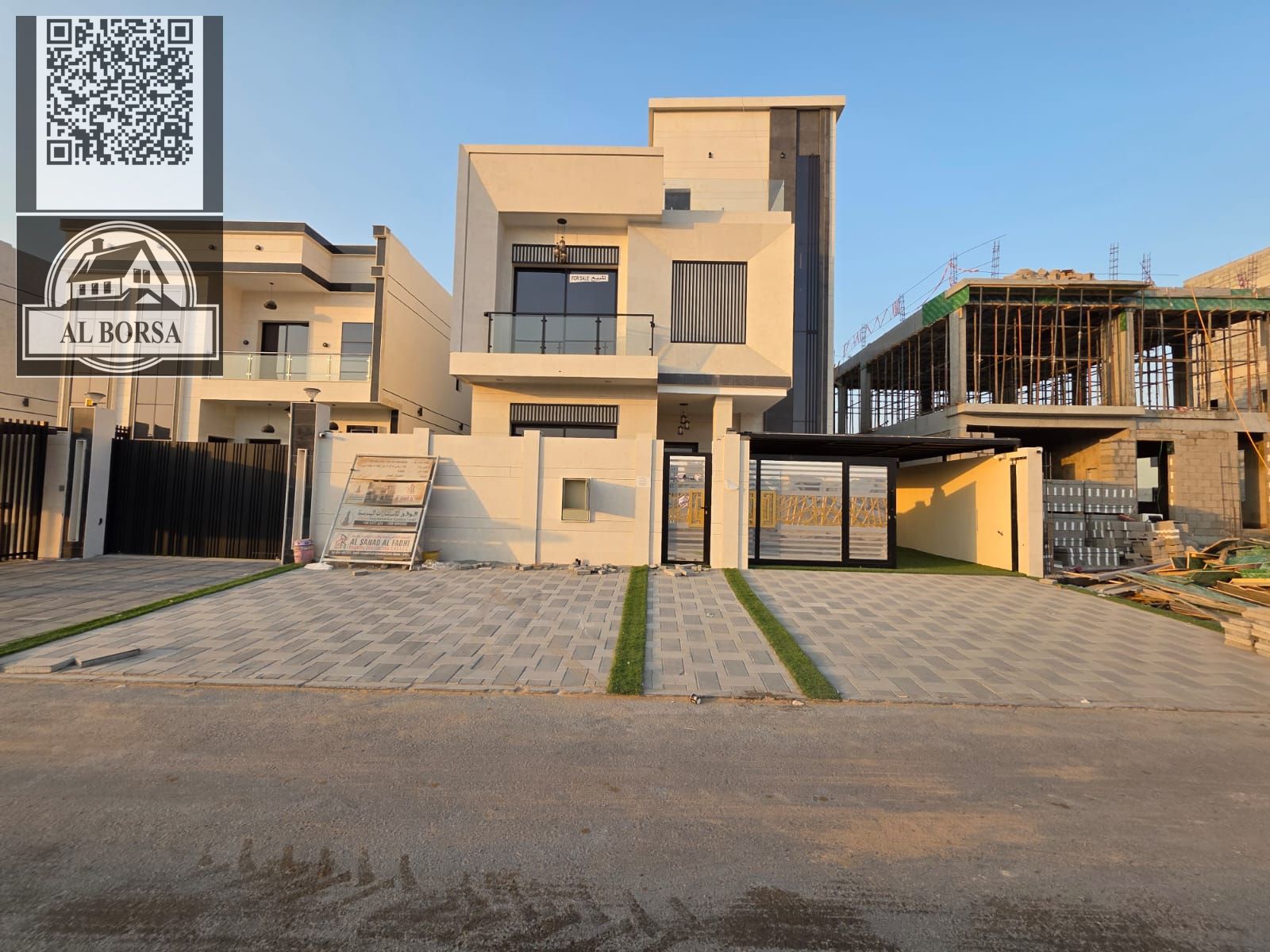 For sale in Al Helio 2, Ajman: a villa consisting of 6 bedrooms, a majlis, two living rooms (ground and first floor), a roof terrace, two kitchens, ce