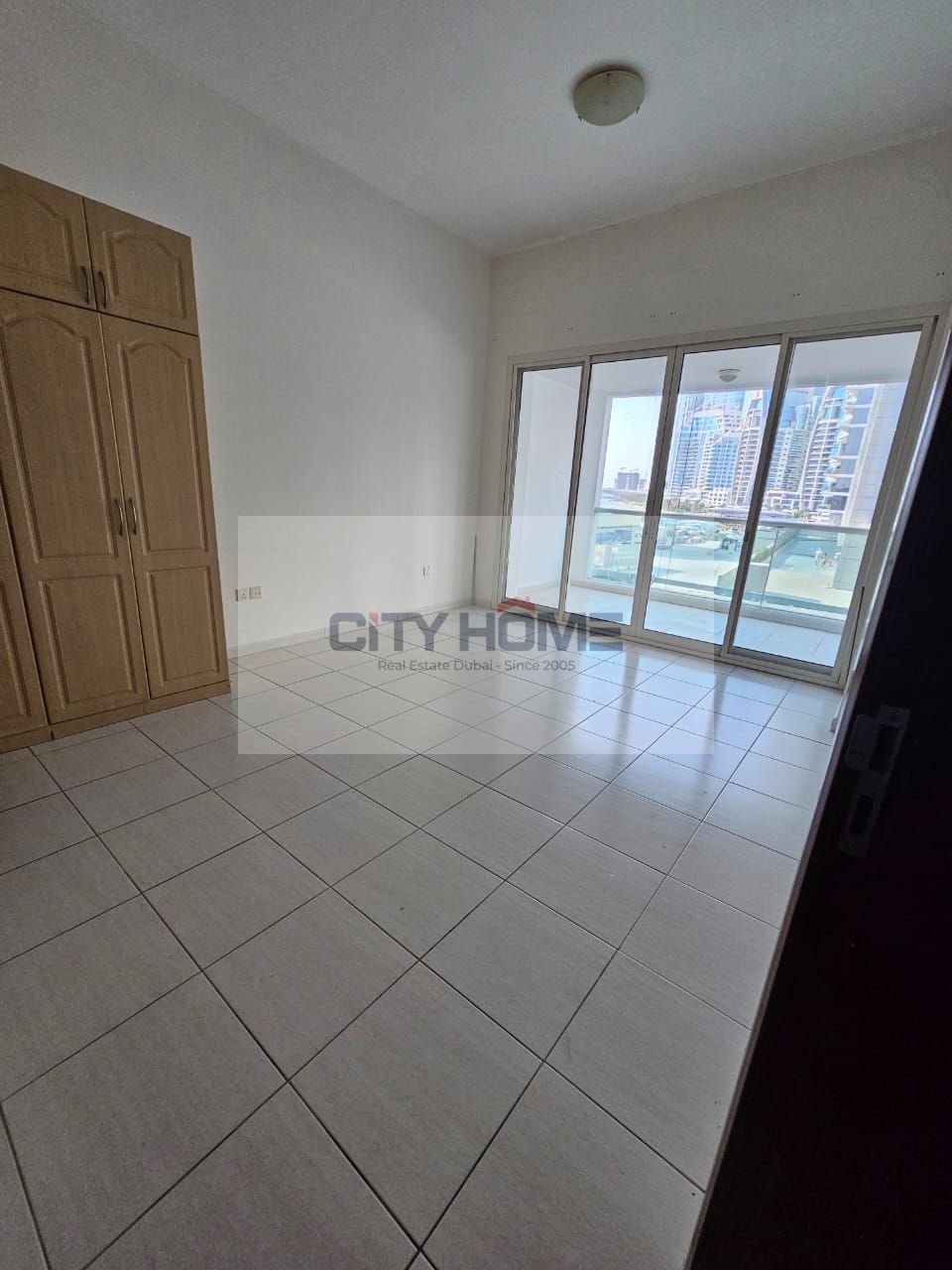 Sea View/2 BR+ laundry/Lower Floor/Vacant!!!