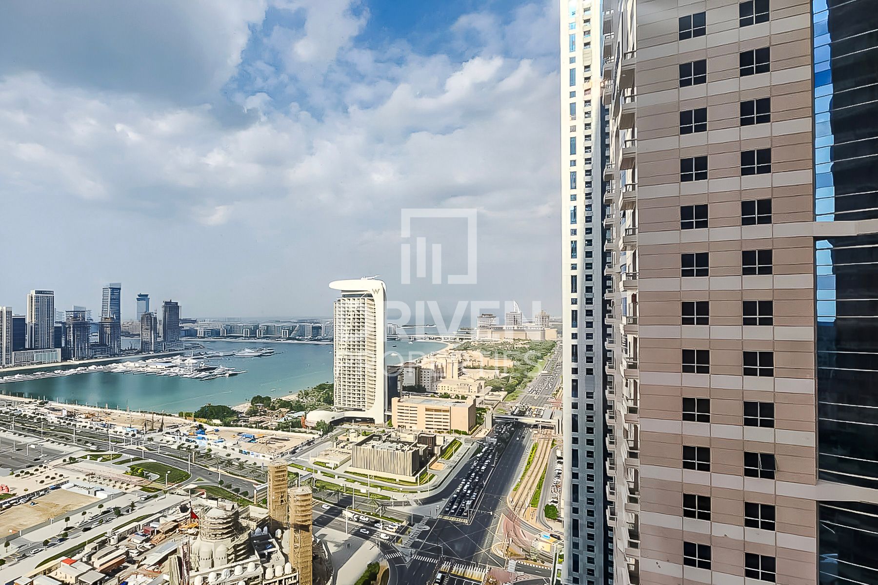 Ready to Move in | Stunning Marina View | Spacious