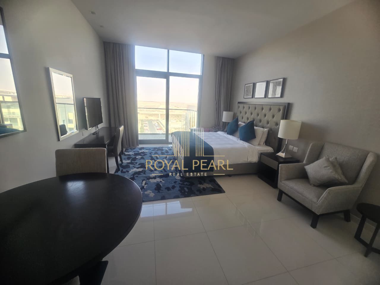 VACANT /FURNISHED/INVESTMENT OPPORTUNITY/PRIME LOCATION