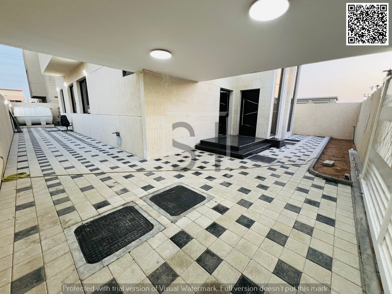 Villa for sale, including electricity, water, and air conditioning.