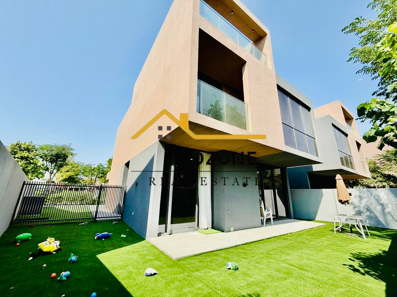 SPECIAL PRICE!_ BRAND NEW _FULL PRIVACY_LANDSCAPE!