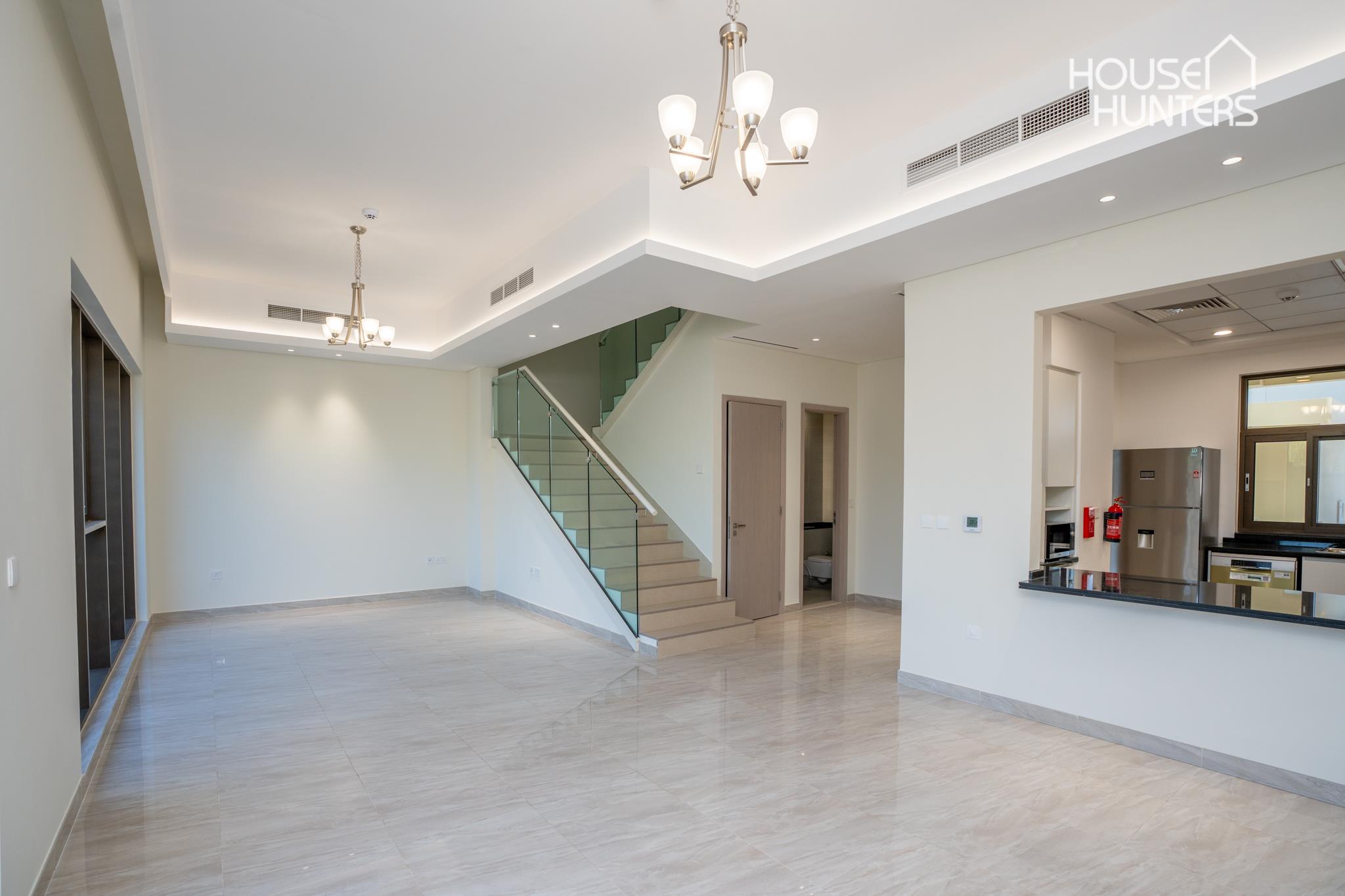 Luxurious TH | Rooftop Living | Spacious