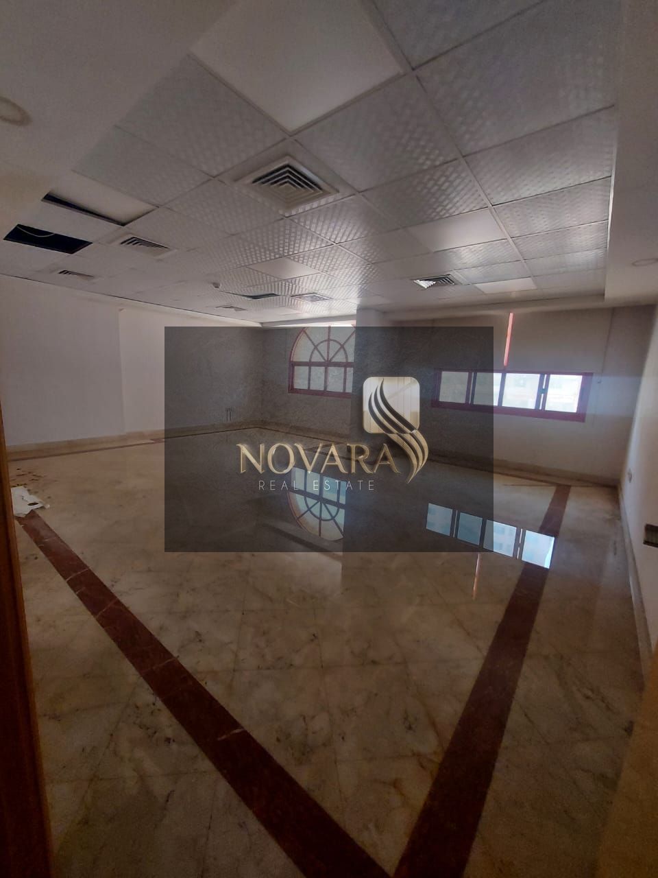Office for annual rent, entire floor in Al Rashidiya 3 - Ajman (on Khalifa Street), 20,000 sq ft, large area