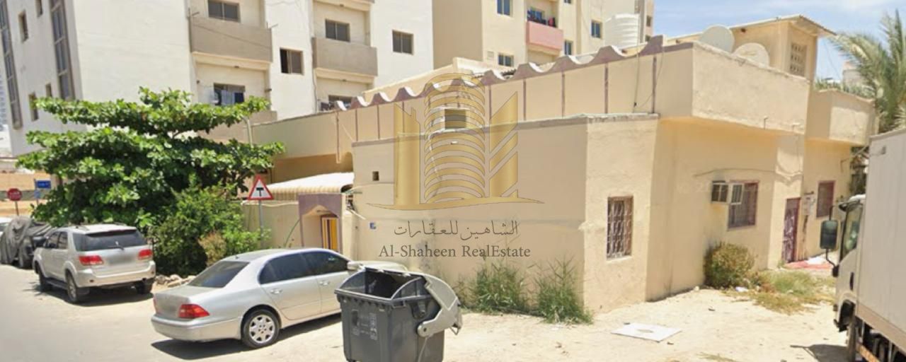 A house for sale in Ajman, Al Nuaimiya 2, residential/investment Area: 3600 sq ft Consists of 5 bedrooms, a majlis, a living room, and a courtyard Very close to the Dubai and Sharjah exits, near Mohammed Bin Zayed exit, and close to all services Fully ren