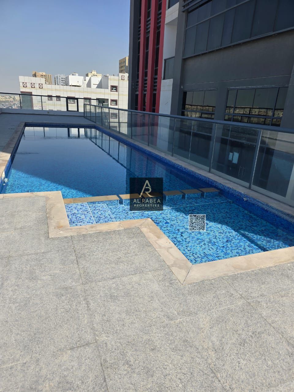 Excellent opportunity to live in a vibrant area close to all services, featuring a gym, swimming pool, and free parking.